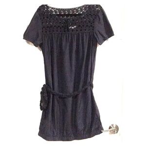 To the max Dress woman’s crochet belted Size 6 silky